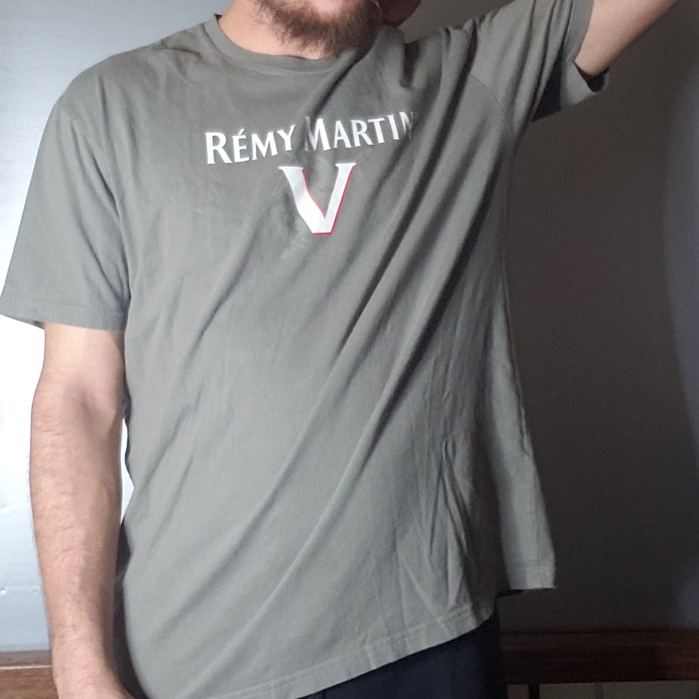 Remy v  shirt - Picture 2 of 3